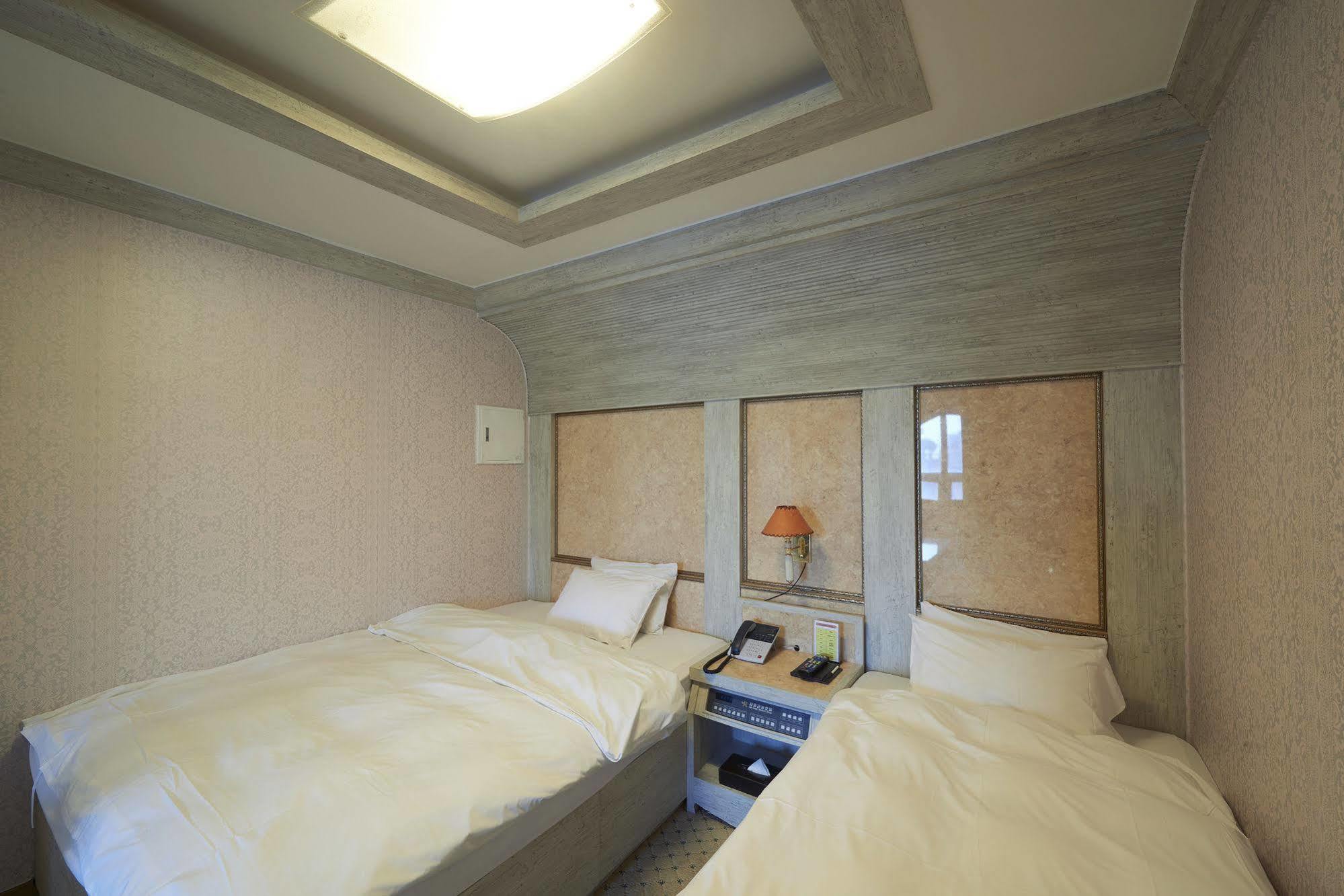 Benikea Premier Hotel Siheung Exterior foto
