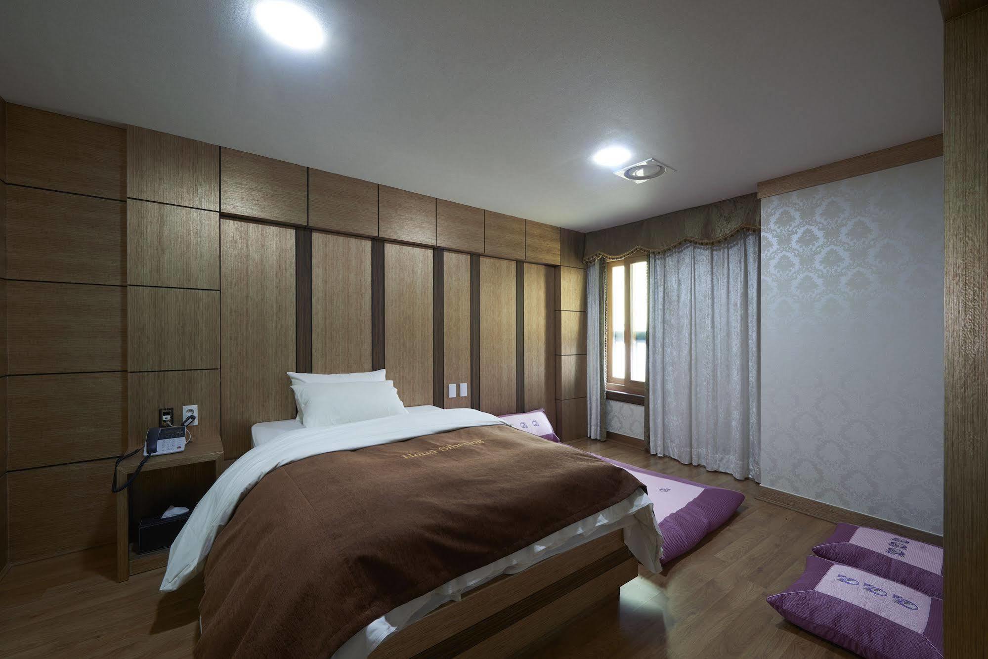 Benikea Premier Hotel Siheung Exterior foto
